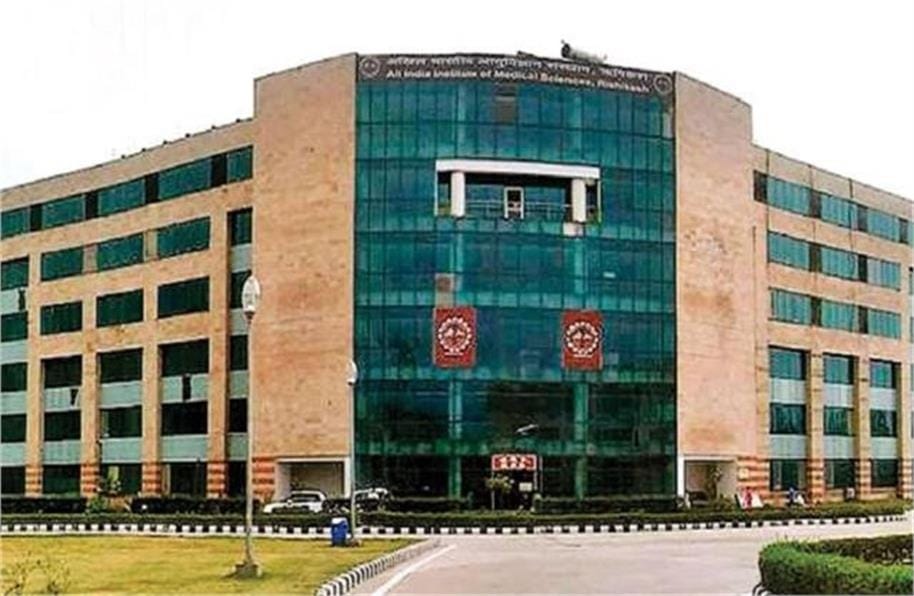 ऋषिकेश एम्स ने देशभर के मेडिकल संस्थानों में किया झंडा बुलंद, मिली 13वीं रैंक ; संस्थान में खुशी का माहौल