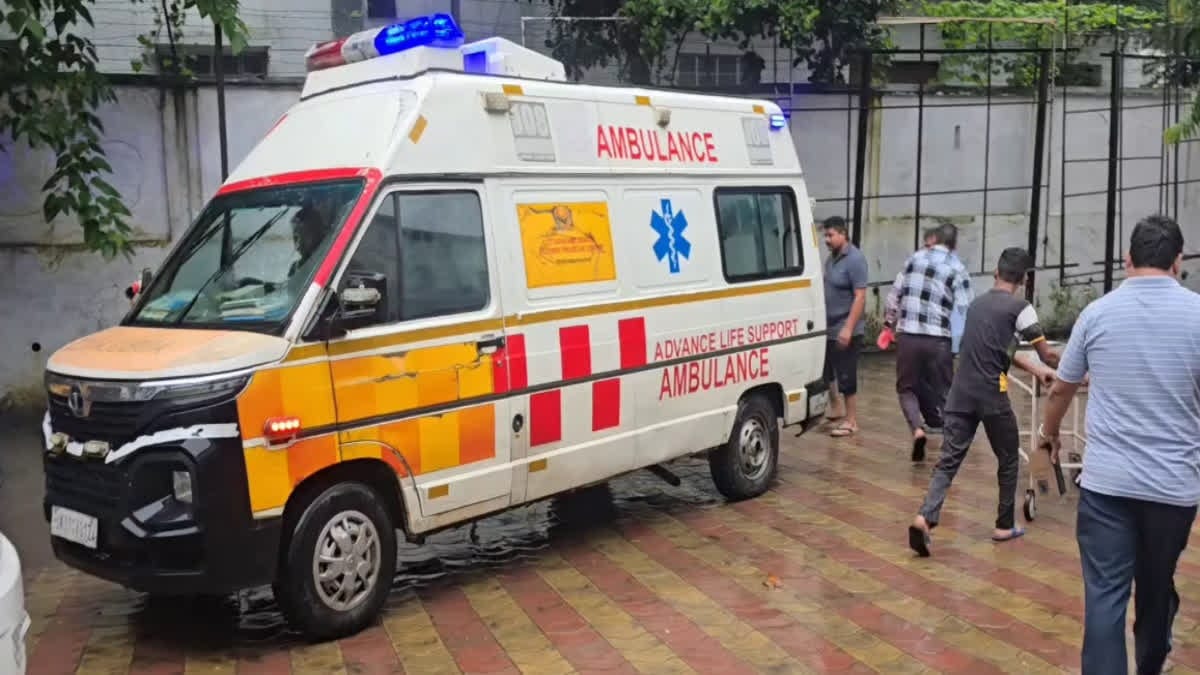 उत्तराखंड में पटाखा जला रहे युवकों पर बुजुर्ग ने फेंका तेजाब, लोगों ने अधमरा होने तक पीटा