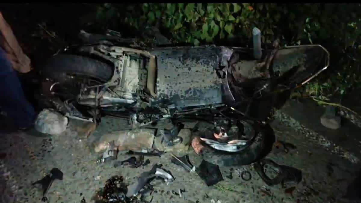 अल्मोड़ा में दर्दनाक हादसा, वाहन की टक्कर से खाई में गिरी स्कूटी, महिला की मौत, पति घायल