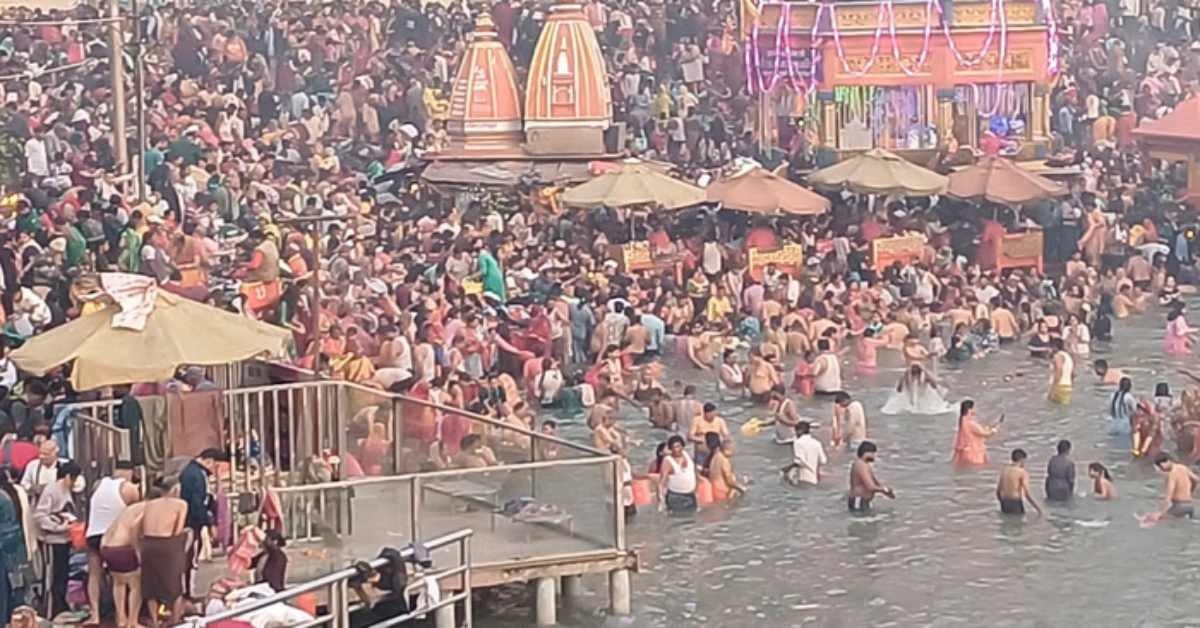 कार्तिक पूर्णिमा पर गंगा स्नान करने पहुंचे लाखों श्रद्धालु, हर-हर गंगे के जयकारे गूंज उठा हरकी पैड़ी