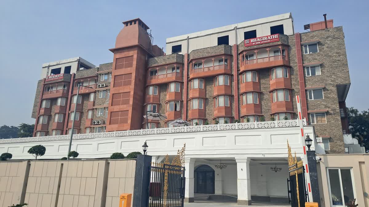 हरिद्वार क्रिसमस कार्यक्रम कंट्रोवर्सी, तीर्थ पुरोहितों ने किया विरोध, रद्द हुआ प्रोग्राम