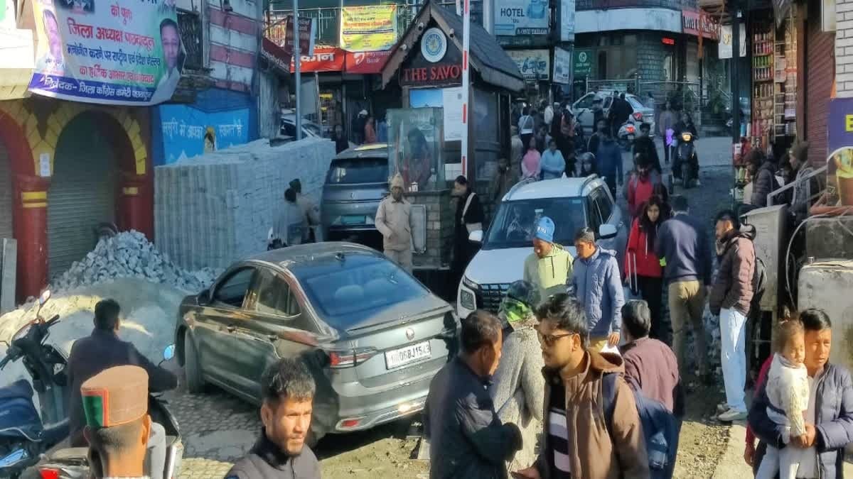 फिर सुर्खियों में मसूरी मॉल रोड सौंदर्यीकरण कार्य, इंटरलॉकिंग टाइल्स ने बढ़ाई चिंताएं