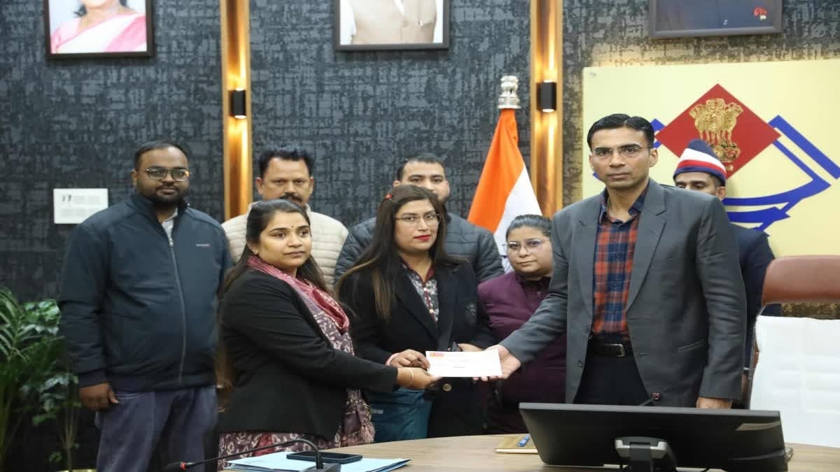 बुजुर्ग विधवा पर बैंक का दबाव, देहरादून डीएम के हस्तक्षेप से मिला न्याय