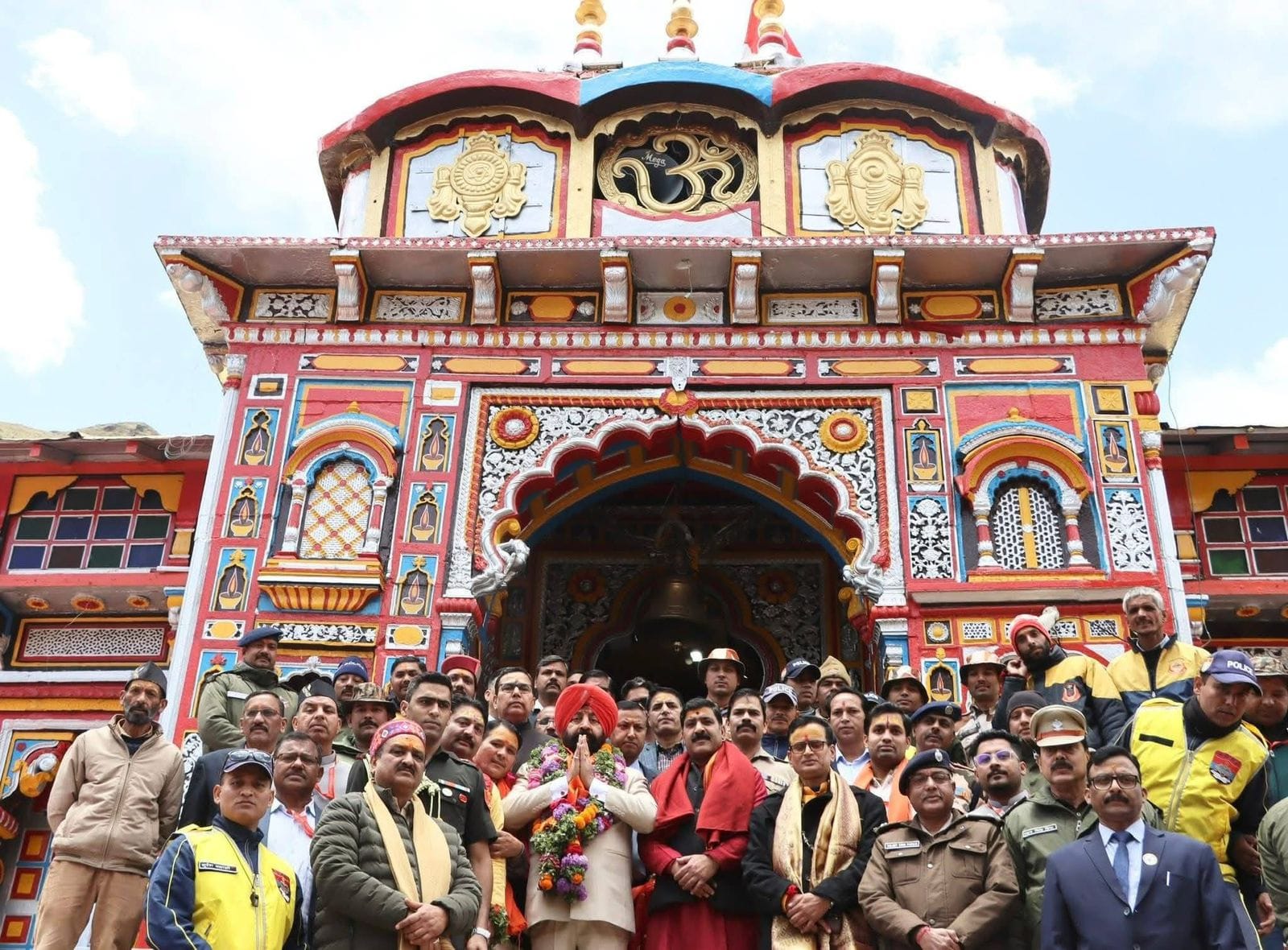 राज्यपाल गुरमीत सिंह ने किए बदरीविशाल के दर्शन, चारधाम यात्रा की व्यवस्थाओं को सराहा