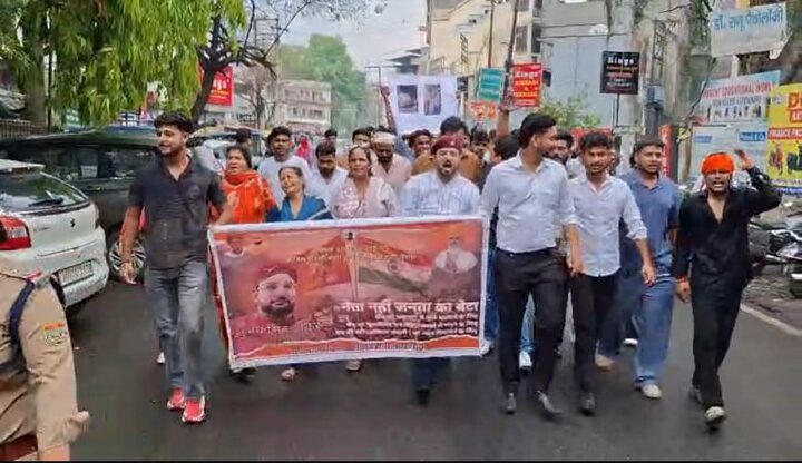 मांगों को लेकर करणी सेना का प्रदर्शन, सरकार को दी चेतावनी