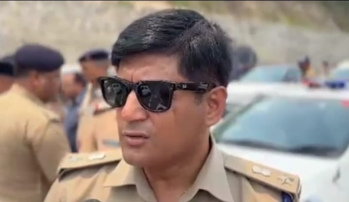 पांवटा साहिब सीमा पर हालात सामान्य, निहंगों से प्रशासन की सकारात्मक बातचीत जारी