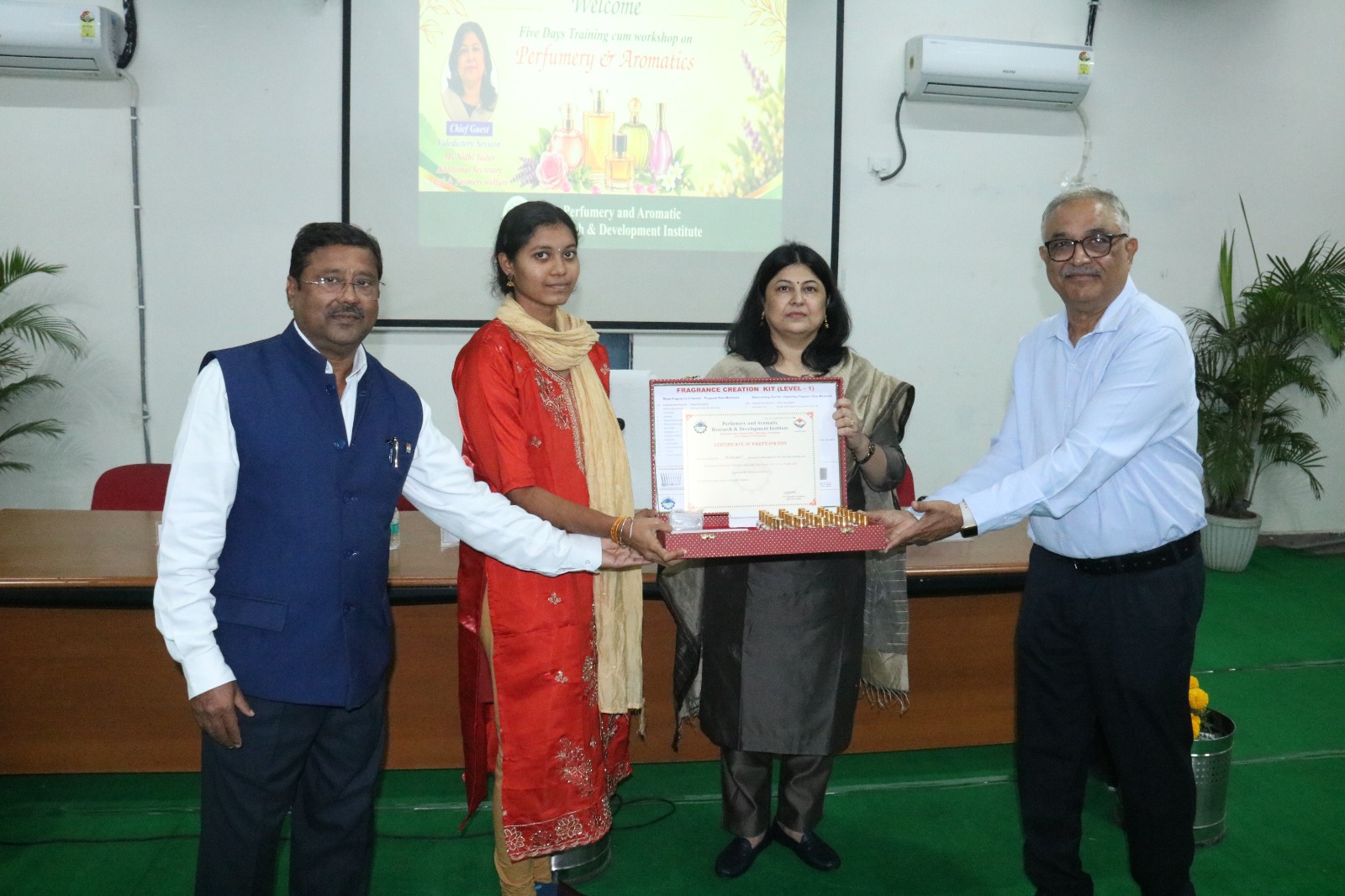 परफ्यूमरी एवं एरोमैटिक्स विषय पर 05 दिवसीय प्रशिक्षण-सह कार्यशाला का आयोजन