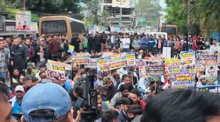 भर्ती में अनियमितताओं के आरोप, बेरोजगार युवाओं का सचिवालय कूच